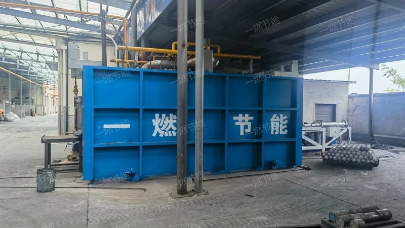 Regenerative burner penetrates through forging furnace