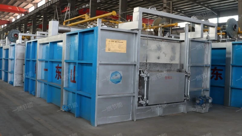 Regenerative burner penetrates through forging furnace